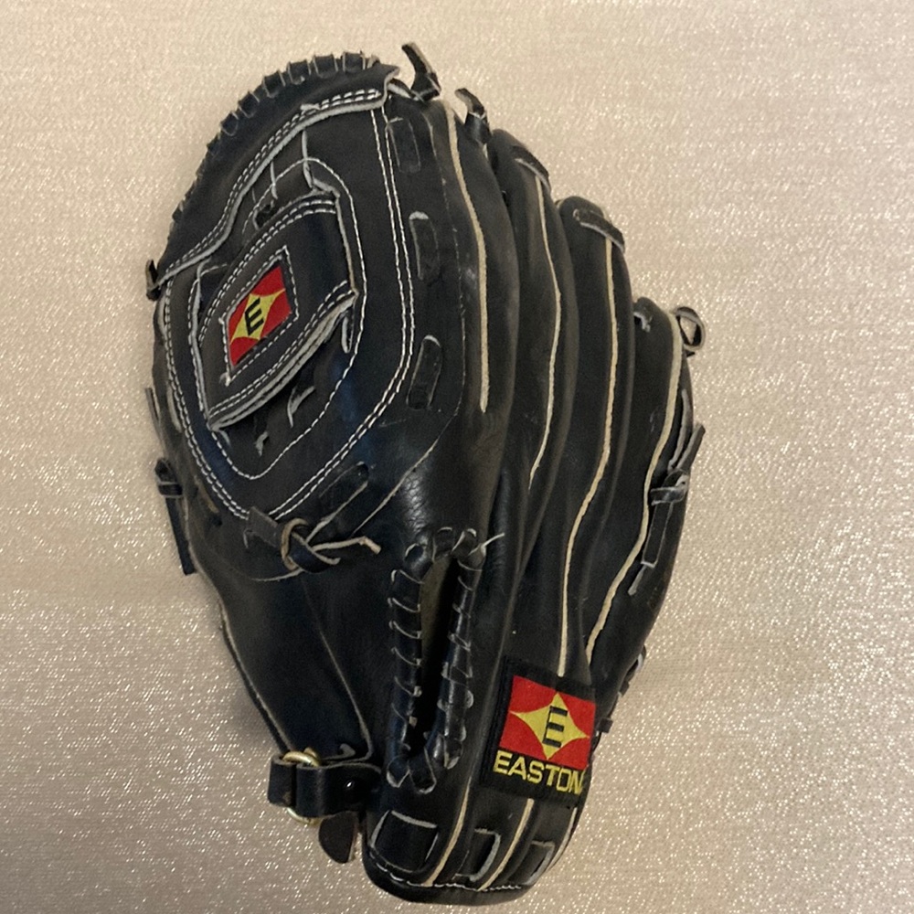 Easton 11” left handers glove!